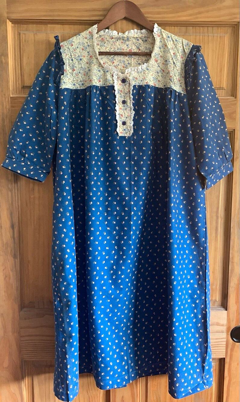 Vintage 70s Cloud Mates Floral House Dress Muumuu Duster Lace Trim 16